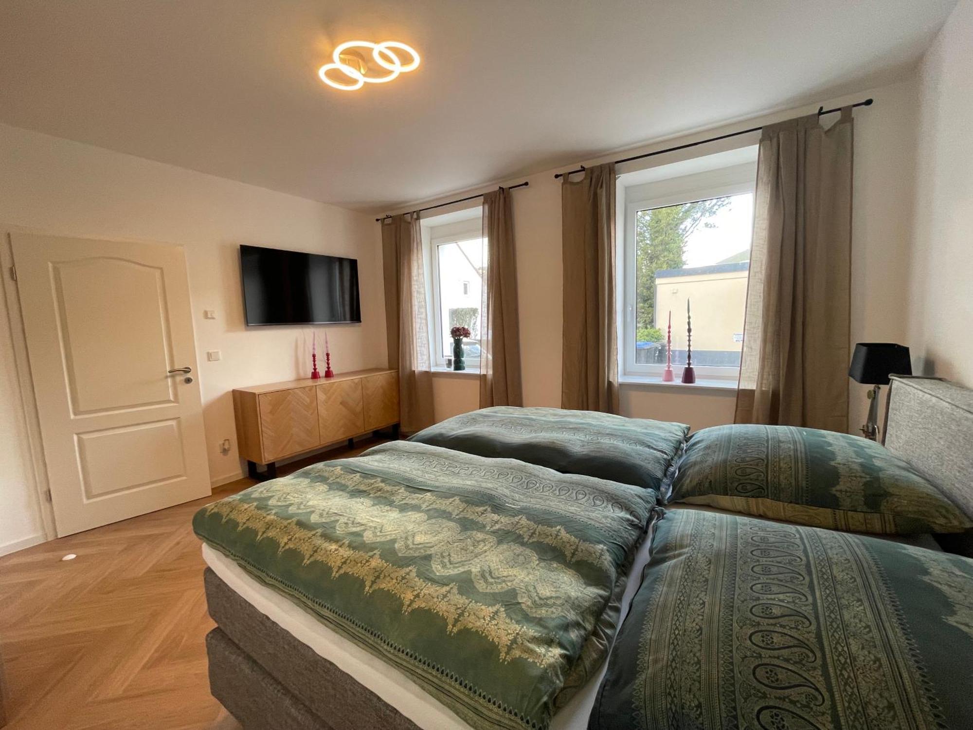 Luxurioese Ferienwohnung Mit Wellness Oase Саарбург Екстер'єр фото