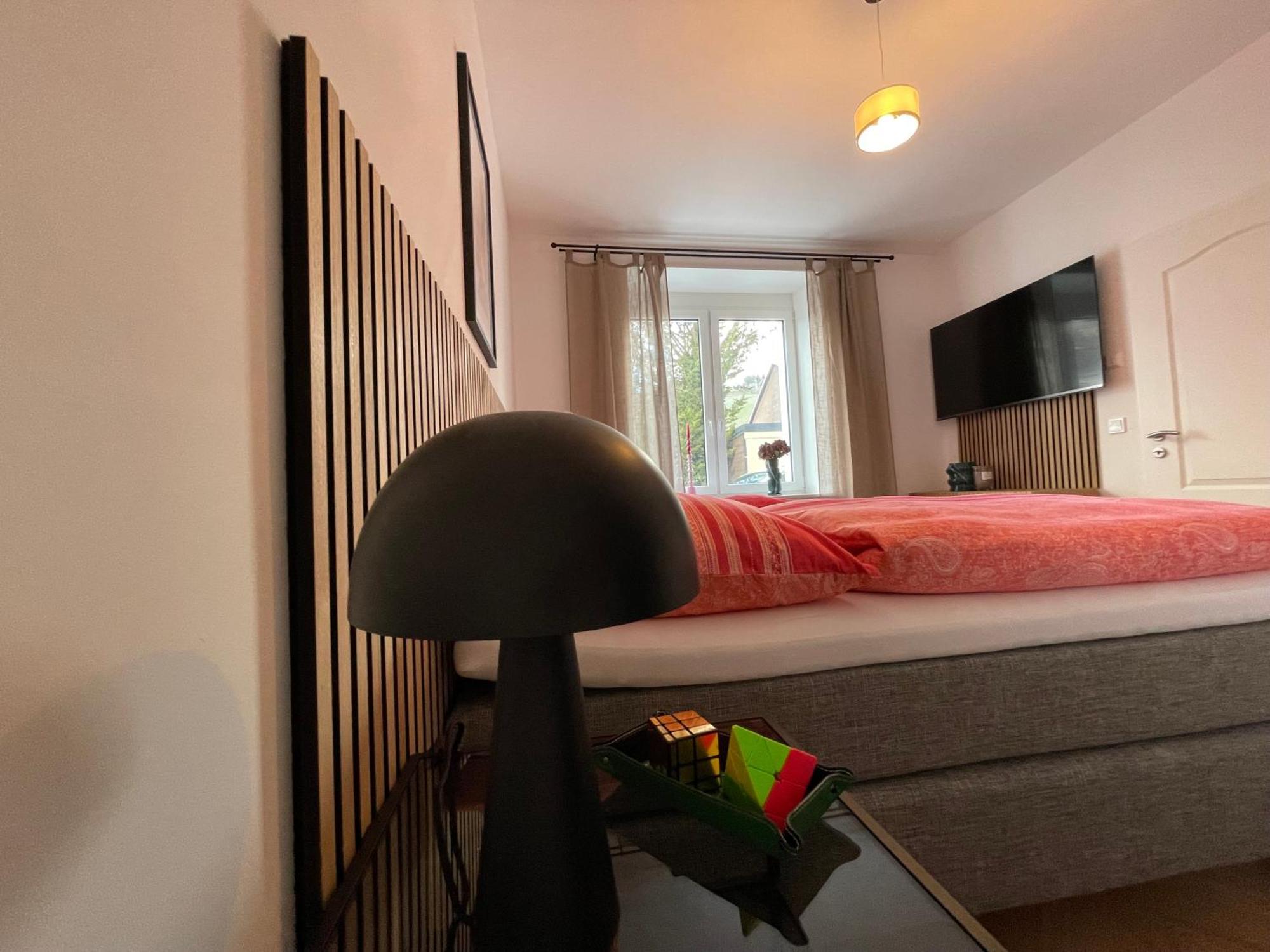 Luxurioese Ferienwohnung Mit Wellness Oase Саарбург Екстер'єр фото